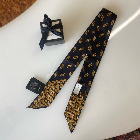 Gucci GG print silk neck bow black & gold - Picture 2 of 3